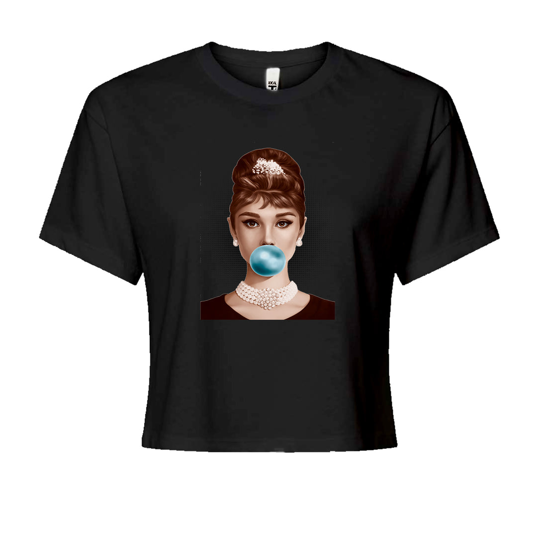 Audrey Hepburn Chewing Bubble Gum American Icon Cropped T-Shirt Black