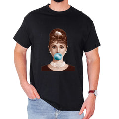 Audrey Hepburn Chewing Bubble Gum American Icon Mens T-shirt Black
