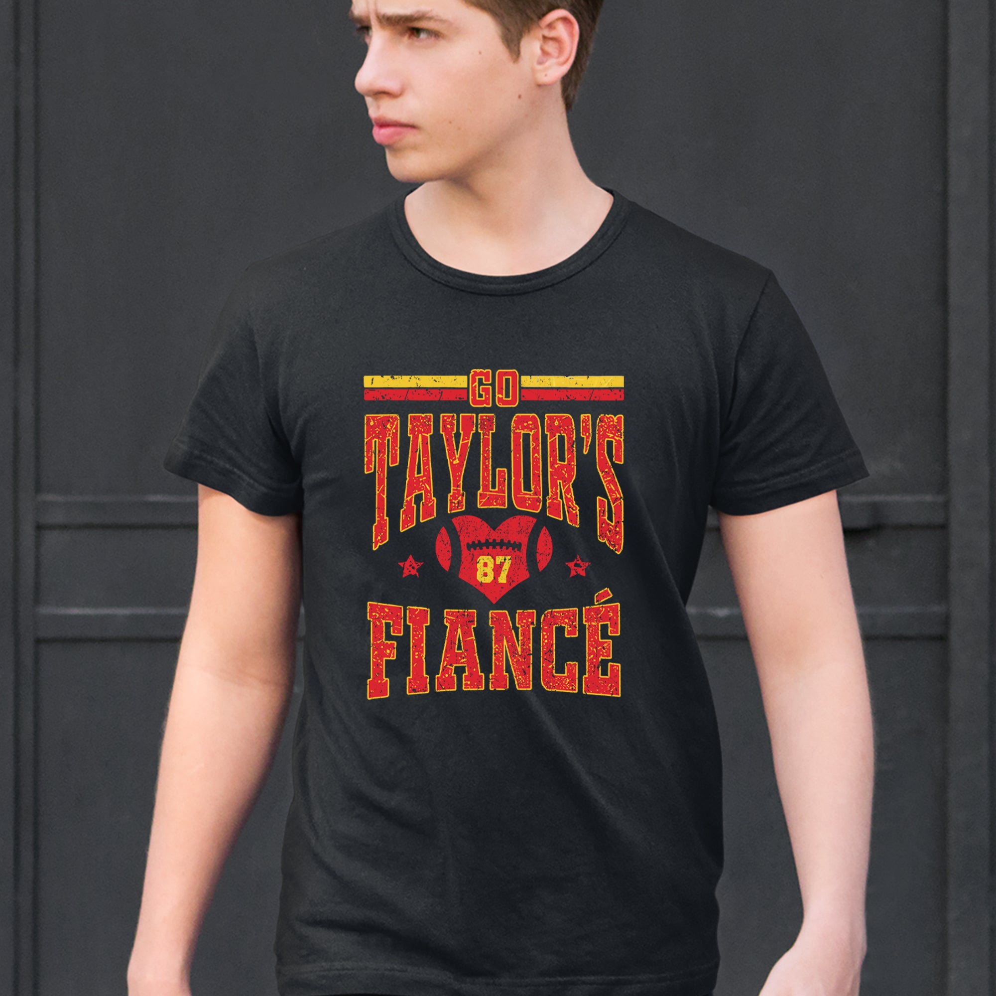 Go Taylor's Fiancé Engagement Game Day Mens T-shirt 