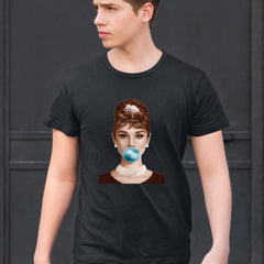 Audrey Hepburn Chewing Bubble Gum American Icon Mens T-shirt 