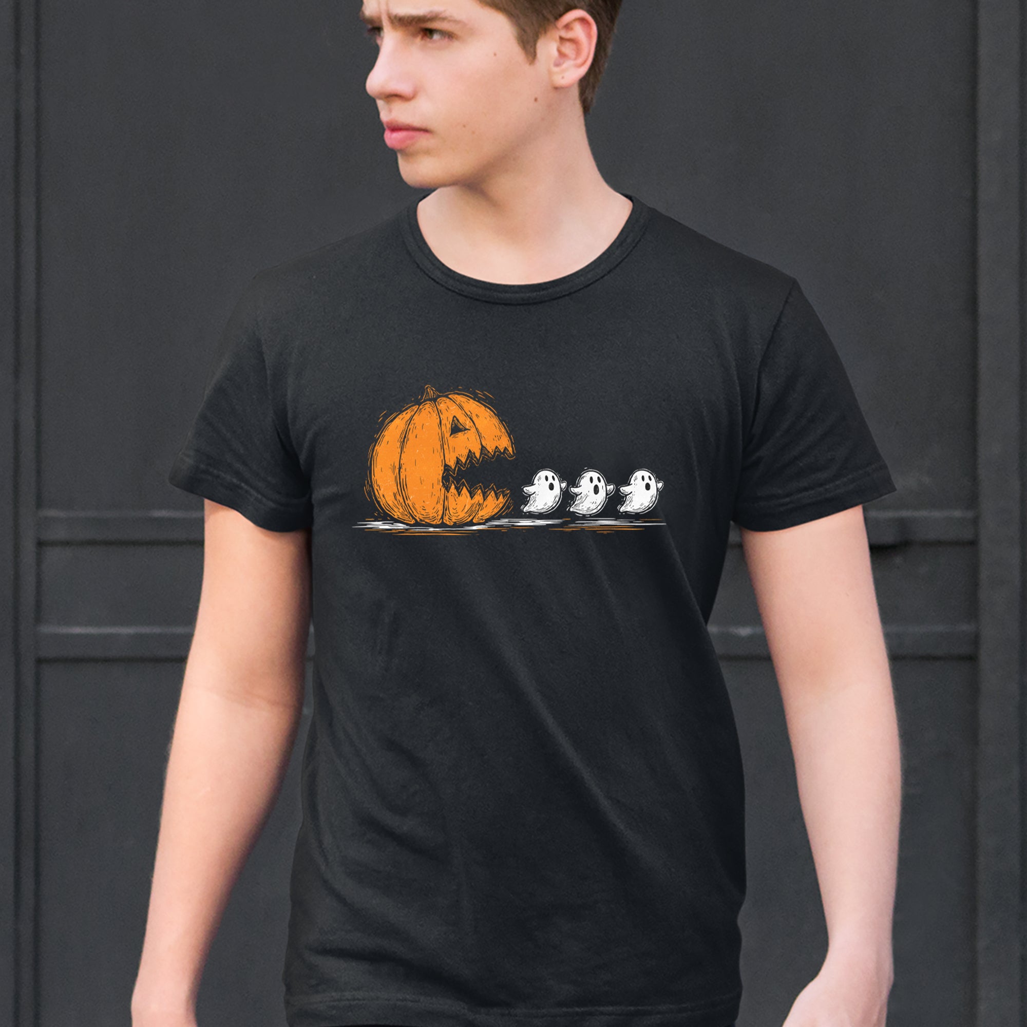 Pumpkin Pacman Chasing Ghosts Halloween Mens T-shirt 