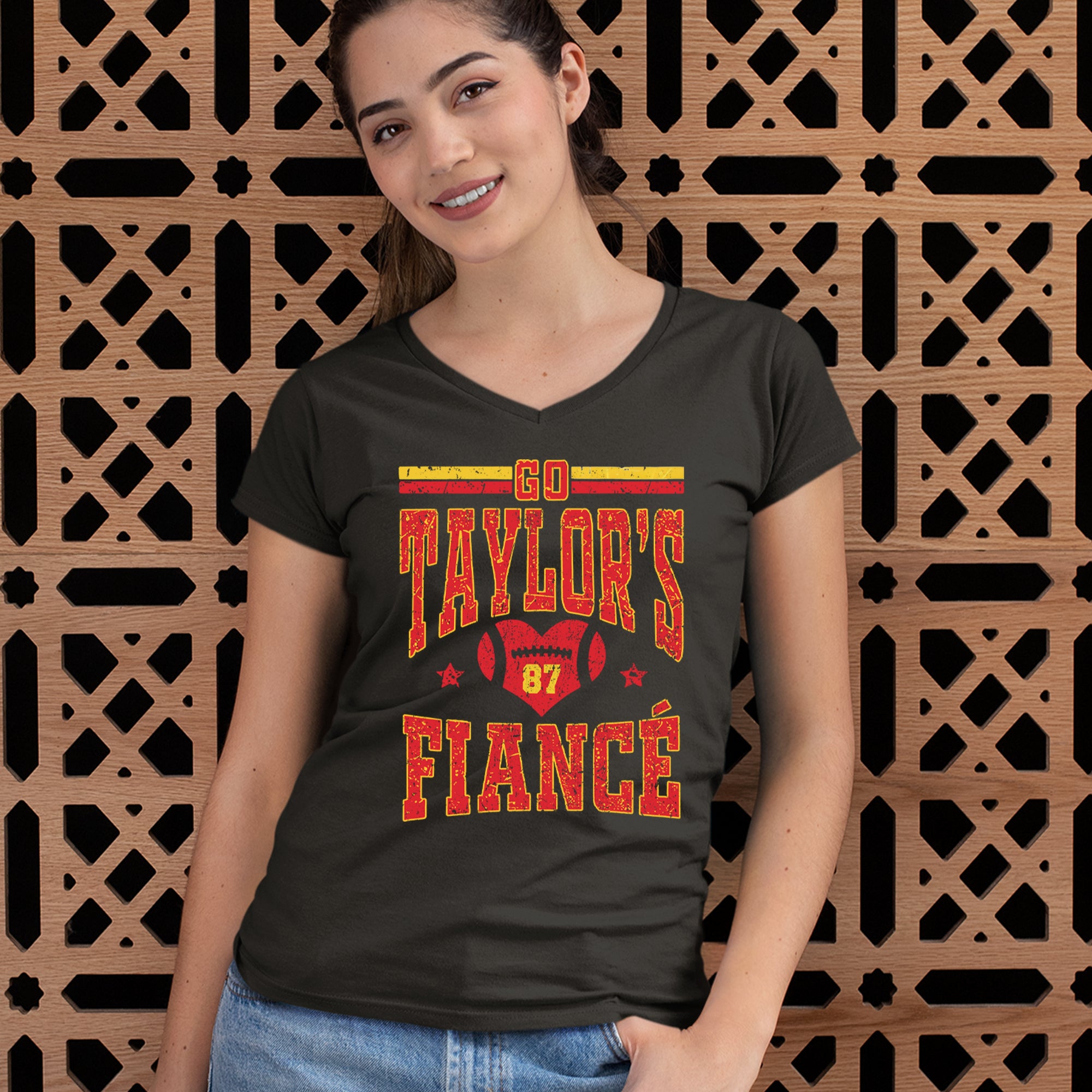 Go Taylor's Fiancé Engagement Game Day Ladies V-Neck T-shirt 
