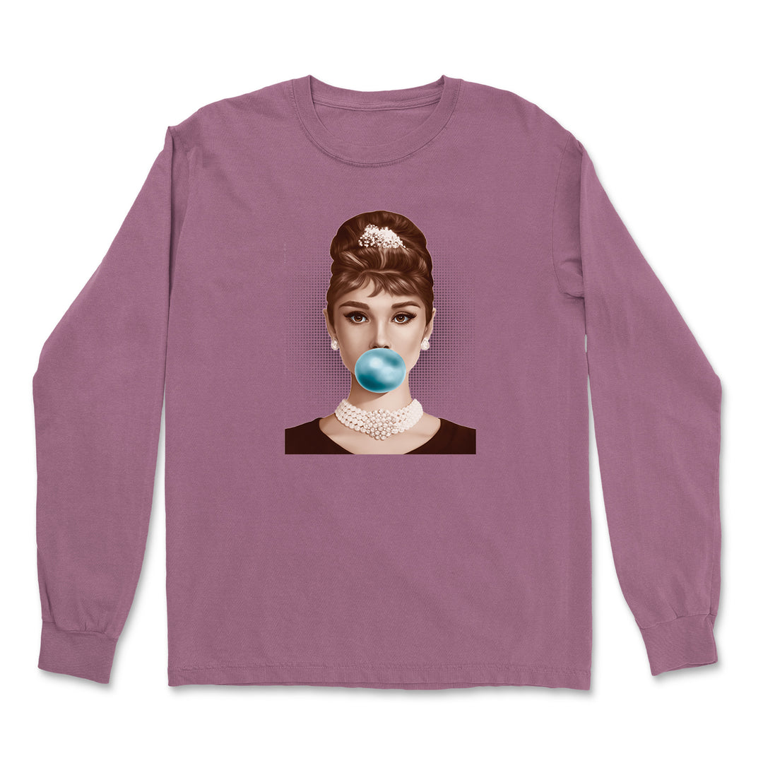 Audrey Hepburn Chewing Bubble Gum American Icon Vintage Soft Long-Sleeve T-shirt 