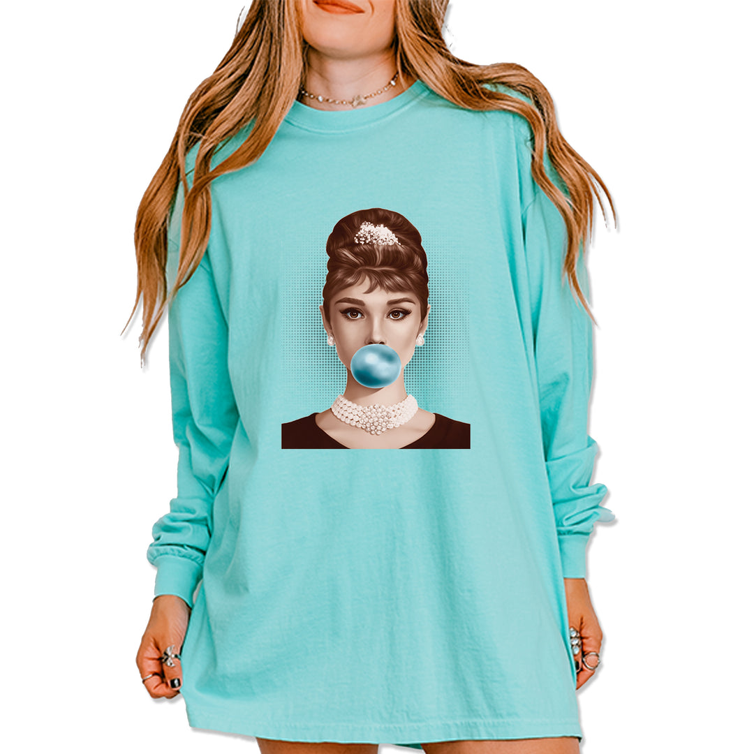 Audrey Hepburn Chewing Bubble Gum American Icon Vintage Soft Long-Sleeve T-shirt Chalky Mint