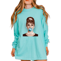 Audrey Hepburn Chewing Bubble Gum American Icon Vintage Soft Long-Sleeve T-shirt Chalky Mint