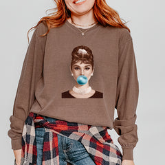 Audrey Hepburn Chewing Bubble Gum American Icon Vintage Soft Long-Sleeve T-shirt 
