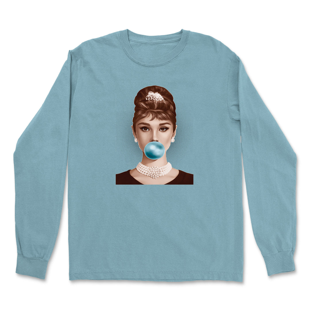 Audrey Hepburn Chewing Bubble Gum American Icon Vintage Soft Long-Sleeve T-shirt 