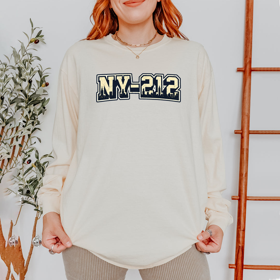 New York City 212 Area Code Skyline  Vintage Soft Long-Sleeve T-shirt 