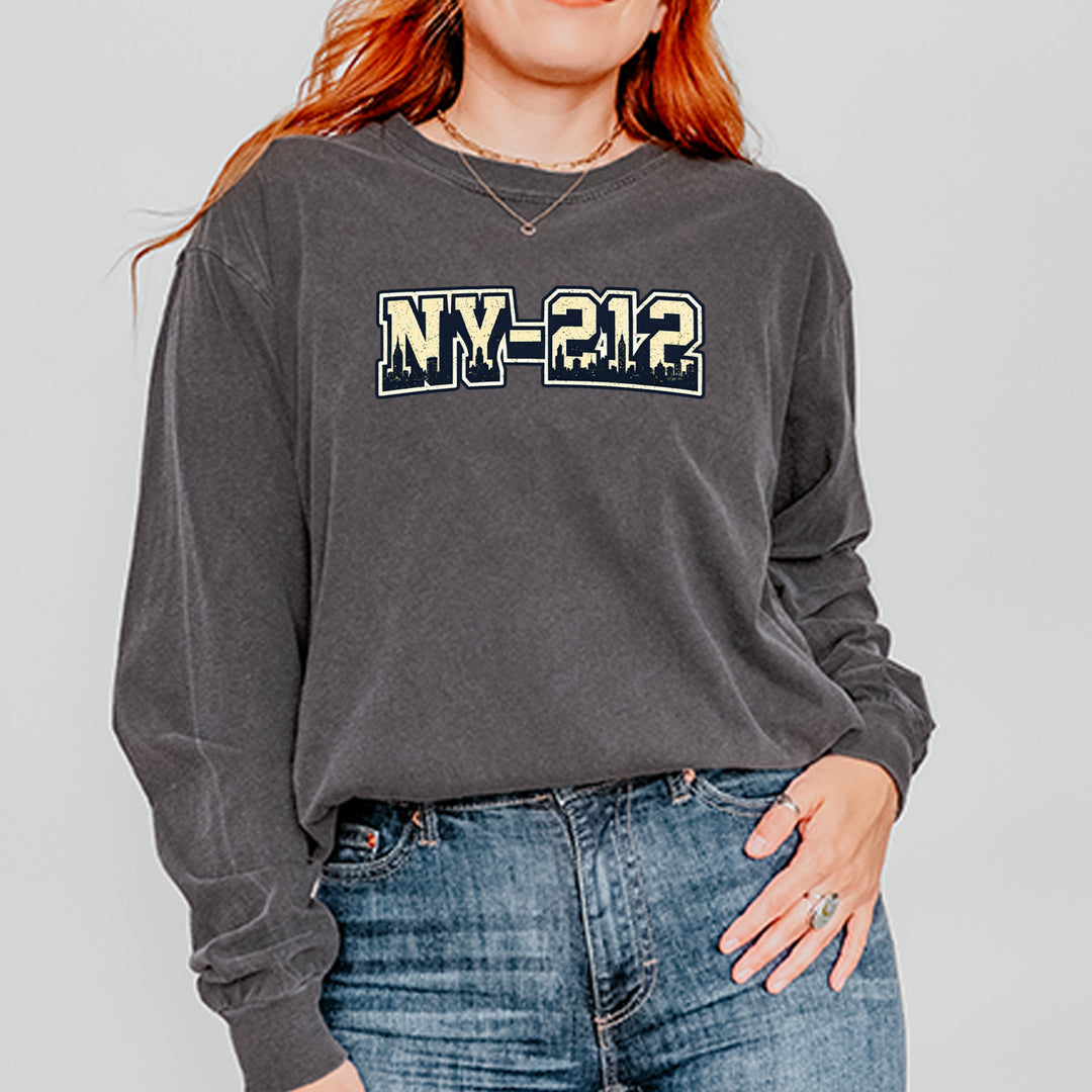 New York City 212 Area Code Skyline  Vintage Soft Long-Sleeve T-shirt 