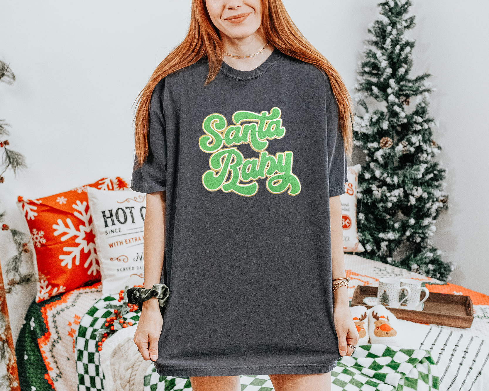 Green Santa Baby Chenille Patch  Mens T-shirt Black