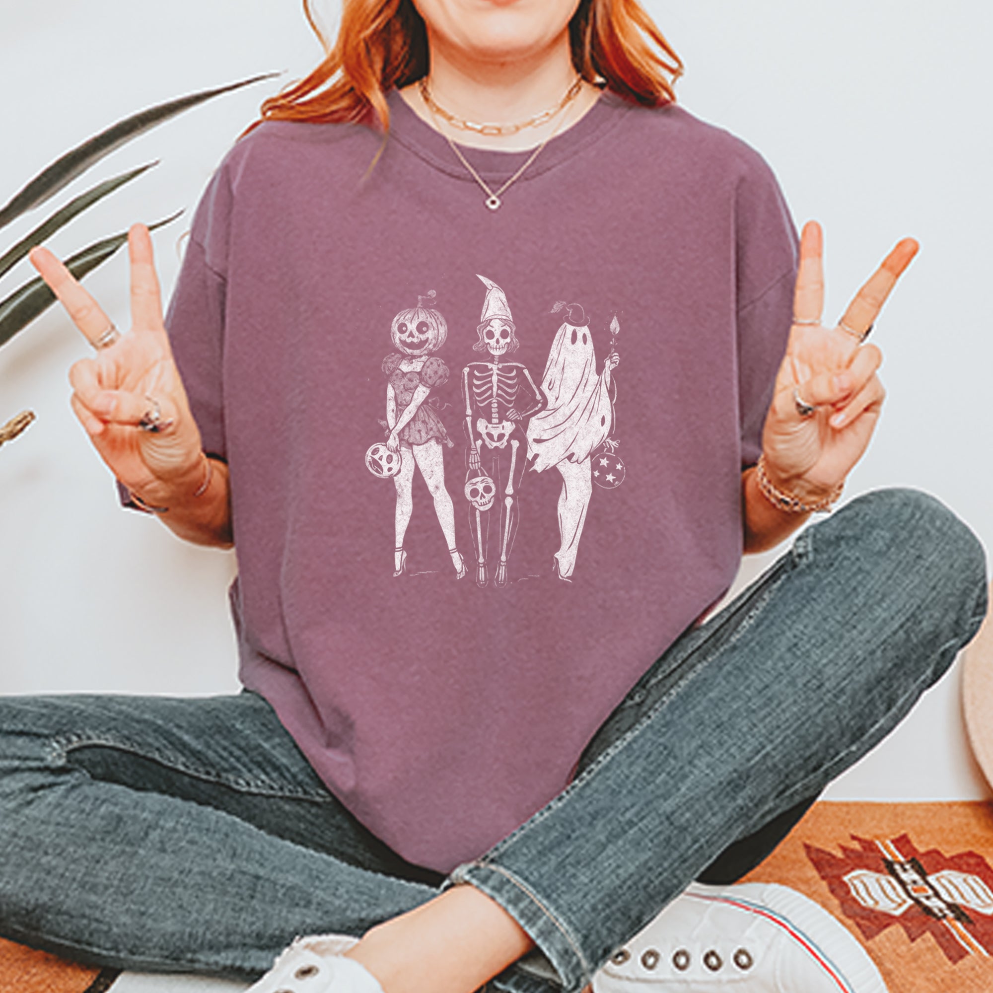 Vintage Spooky Squad Pinup Halloween Design Vintage Soft Unisex T-shirt 