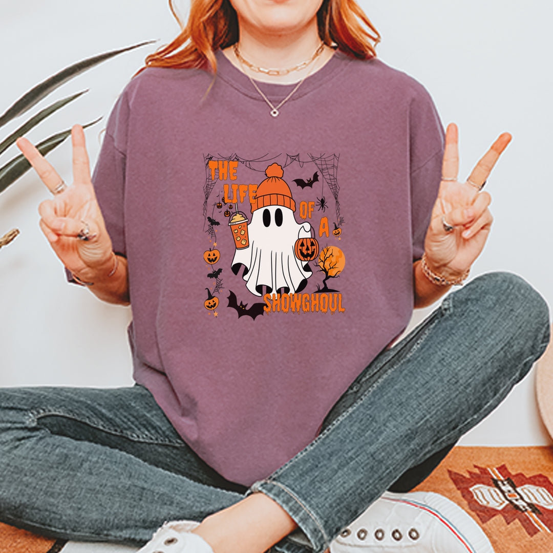 Life of a Showghoul Halloween Showgirl Vibes Vintage Soft Unisex T-shirt 