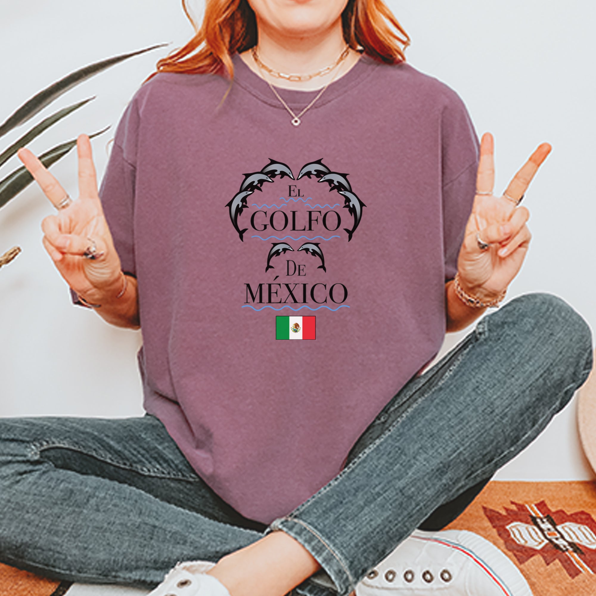 El Golfo De Mexico Dancing Dolphins Vintage Soft Unisex T-shirt 