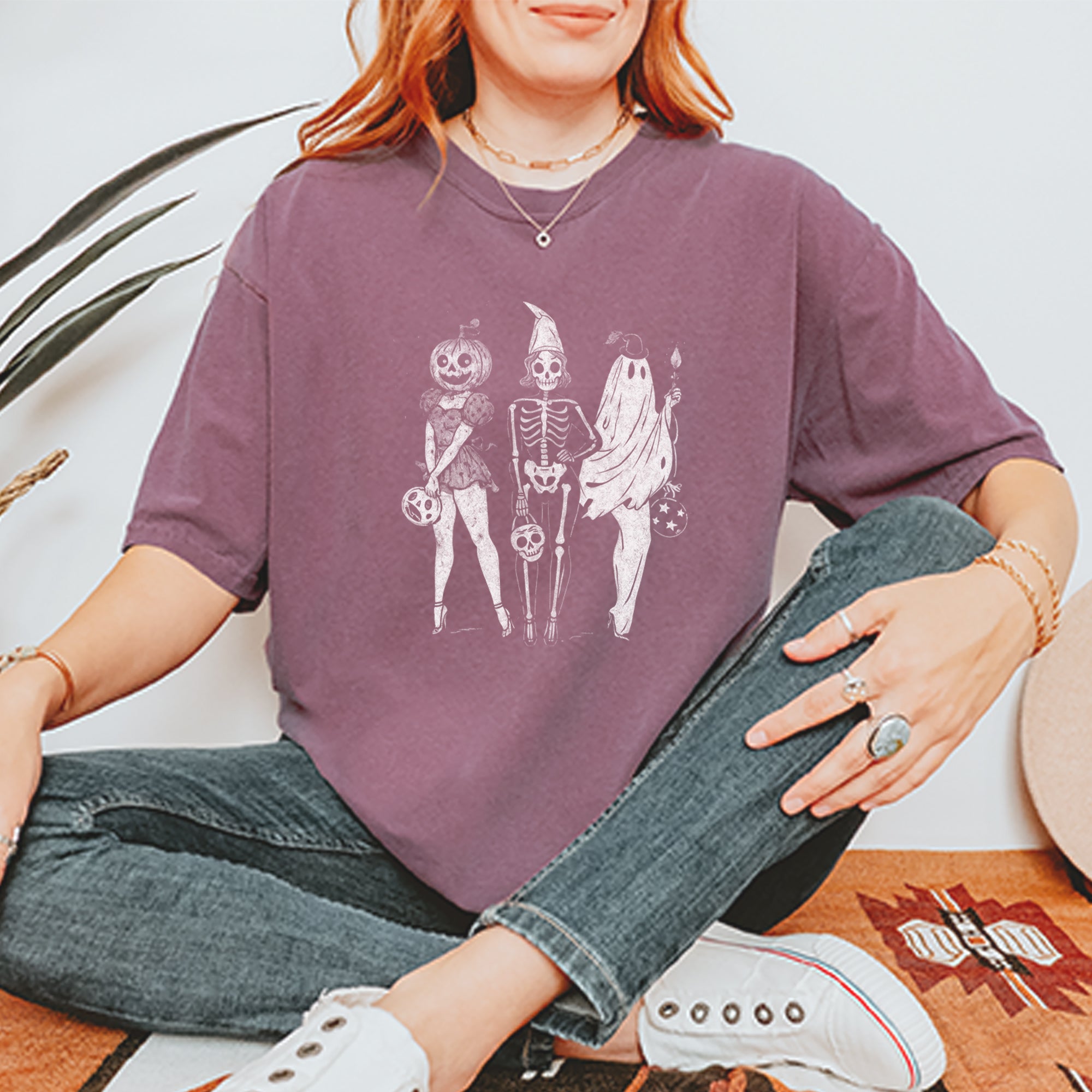 Vintage Spooky Squad Pinup Halloween Design Vintage Soft Unisex T-shirt 