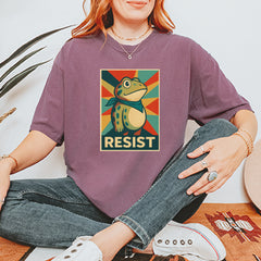 Resist Portland Protest Frog Vintage Soft Unisex T-shirt 