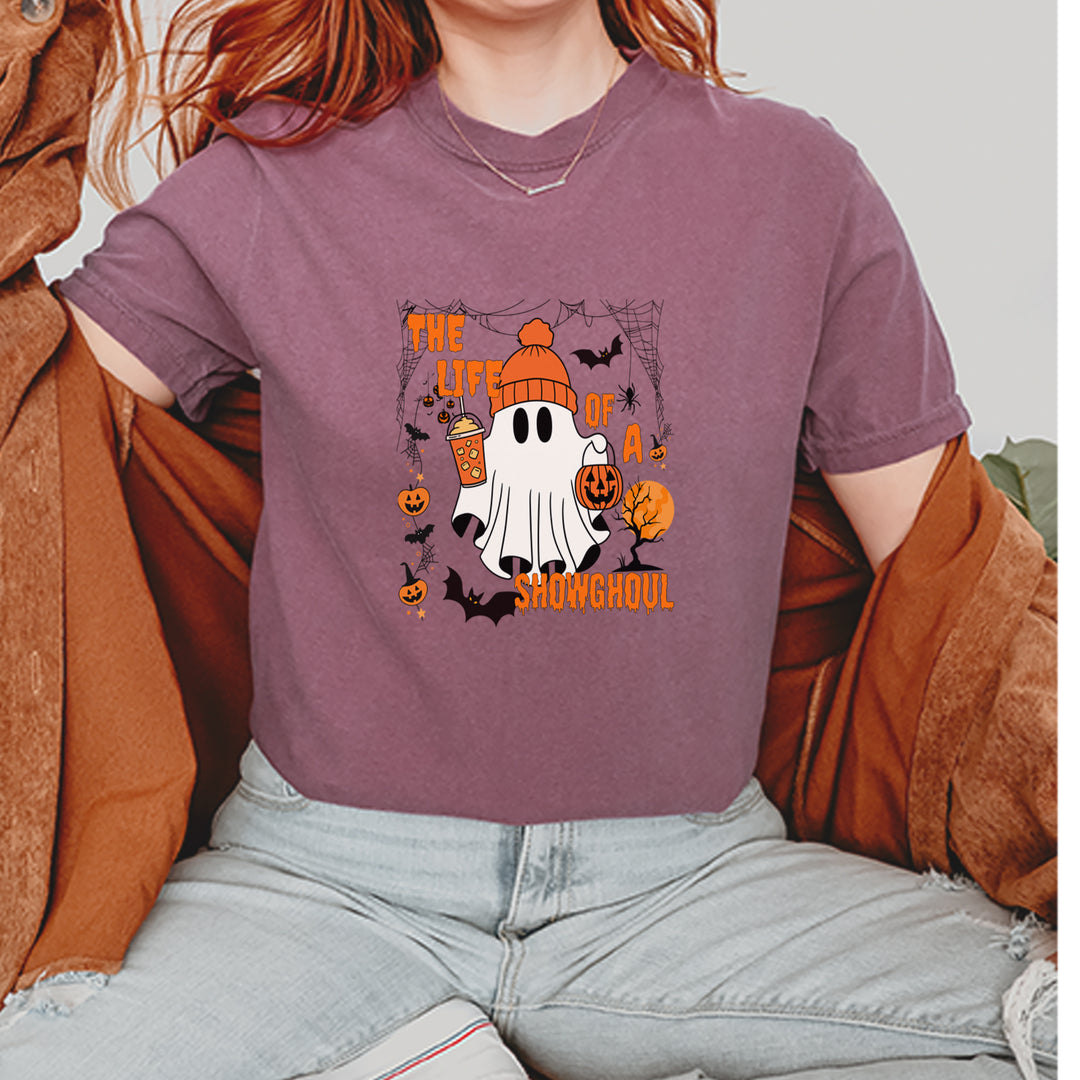 Life of a Showghoul Halloween Showgirl Vibes Vintage Soft Unisex T-shirt 