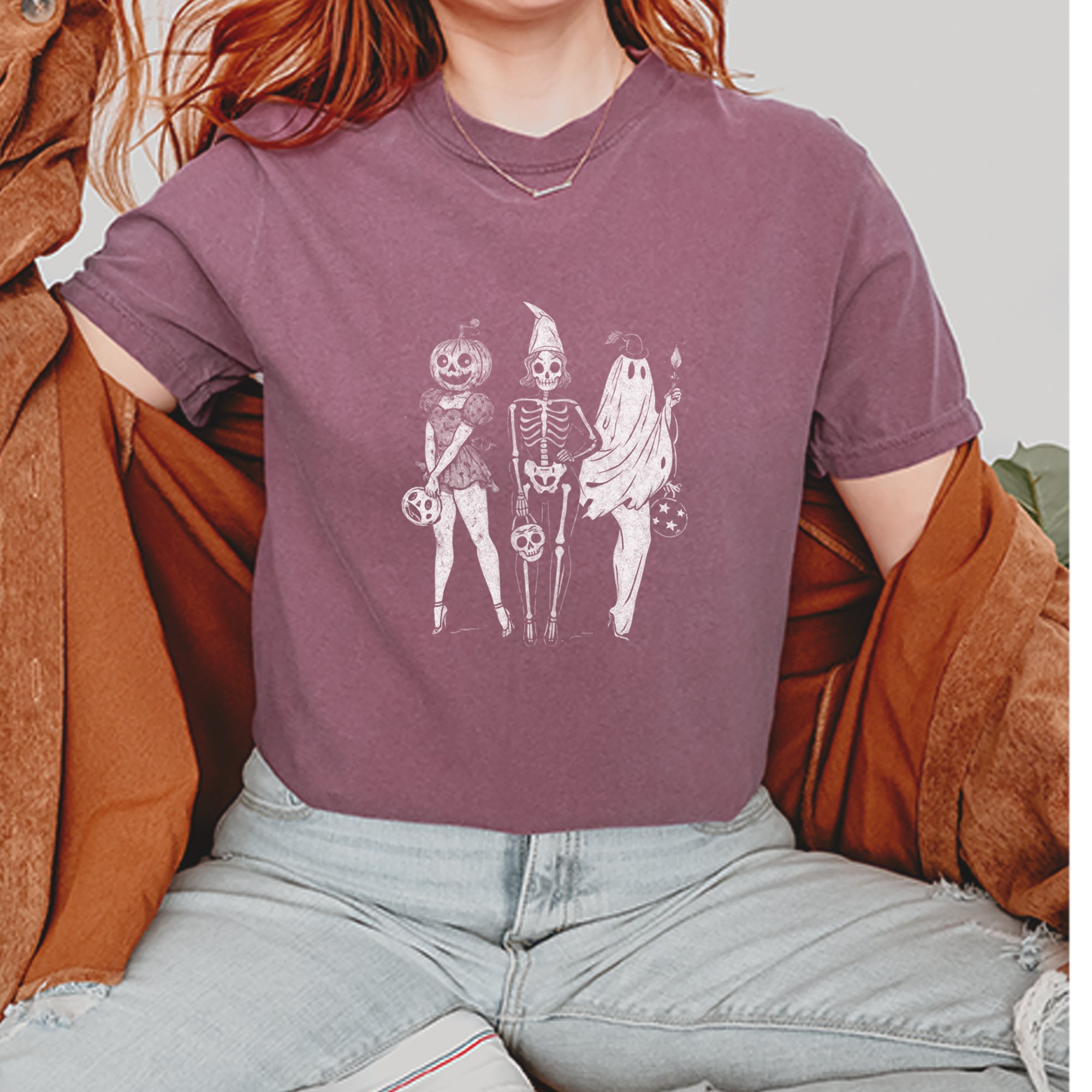 Vintage Spooky Squad Pinup Halloween Design Vintage Soft Unisex T-shirt 