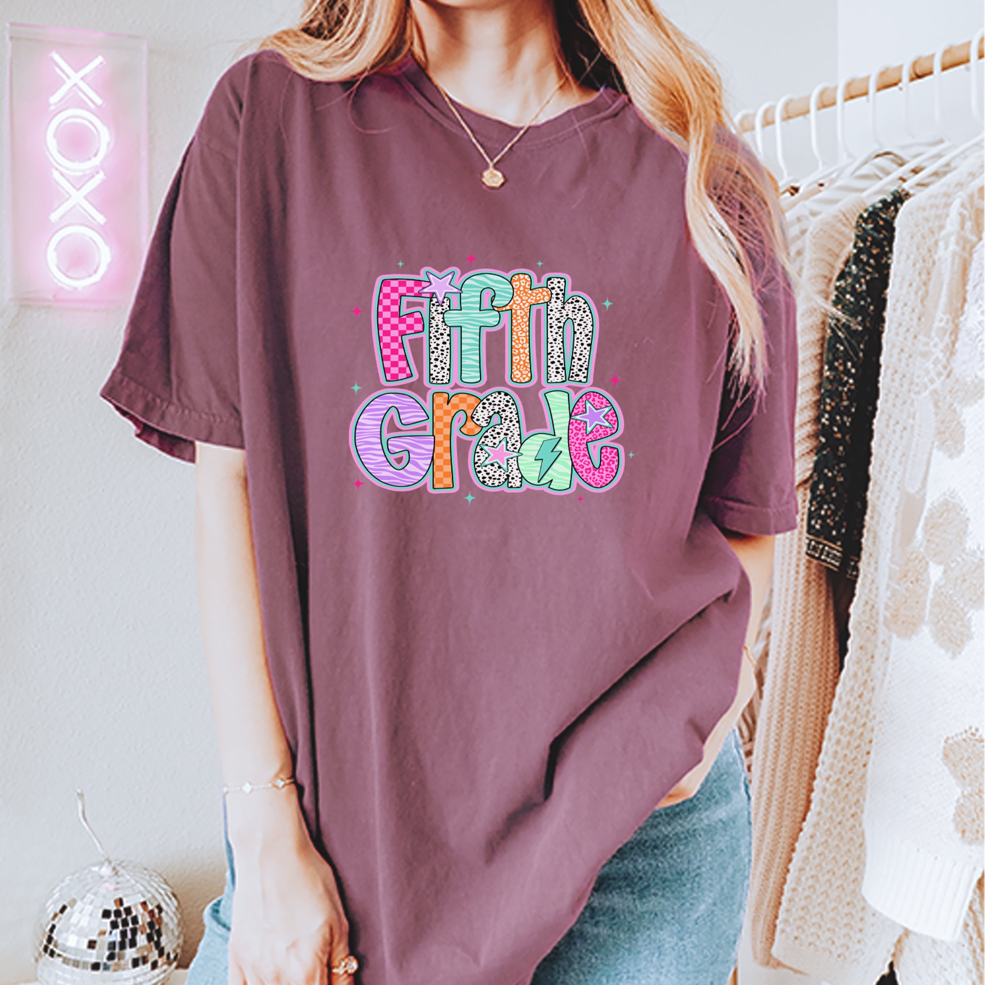 Fifth Grade Fly Colorful Back to School Vintage Soft Unisex T-shirt 