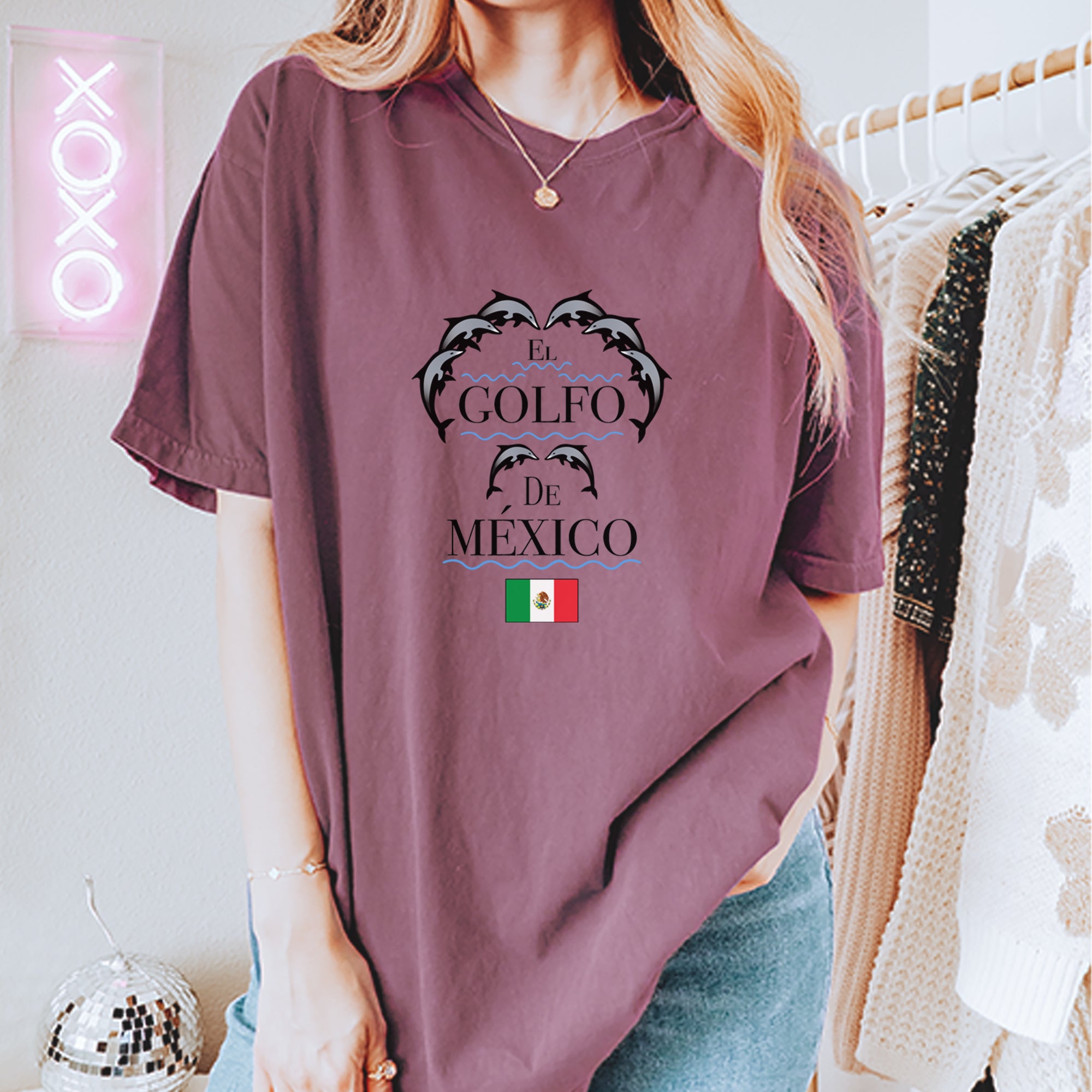 El Golfo De Mexico Dancing Dolphins Vintage Soft Unisex T-shirt 