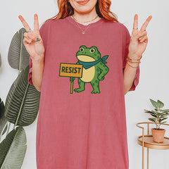 Sign Resist Meme Frog Protest Vintage Soft Unisex T-shirt 