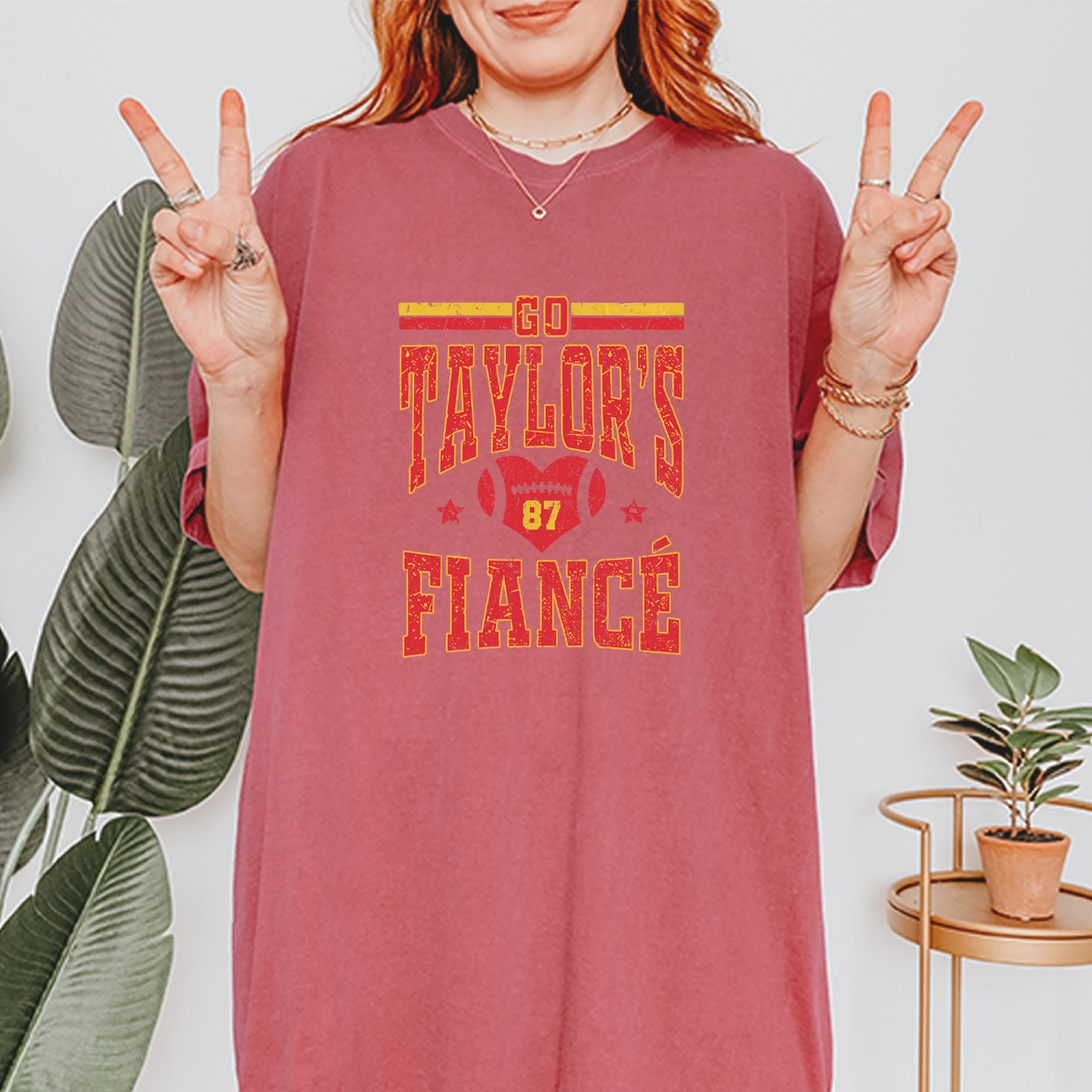 Go Taylor's Fiancé Engagement Game Day Vintage Soft Unisex T-shirt 