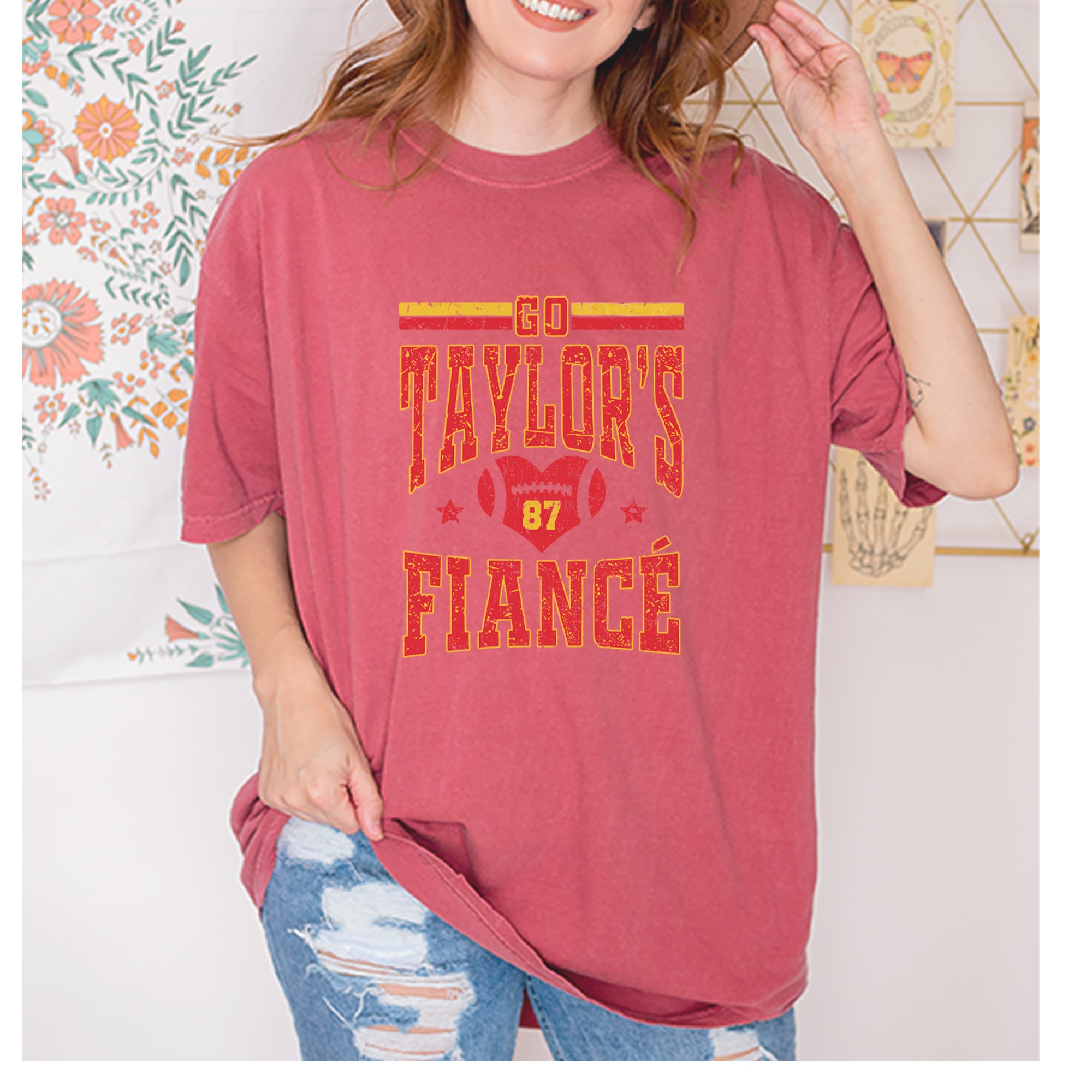 Go Taylor's Fiancé Engagement Game Day Vintage Soft Unisex T-shirt 
