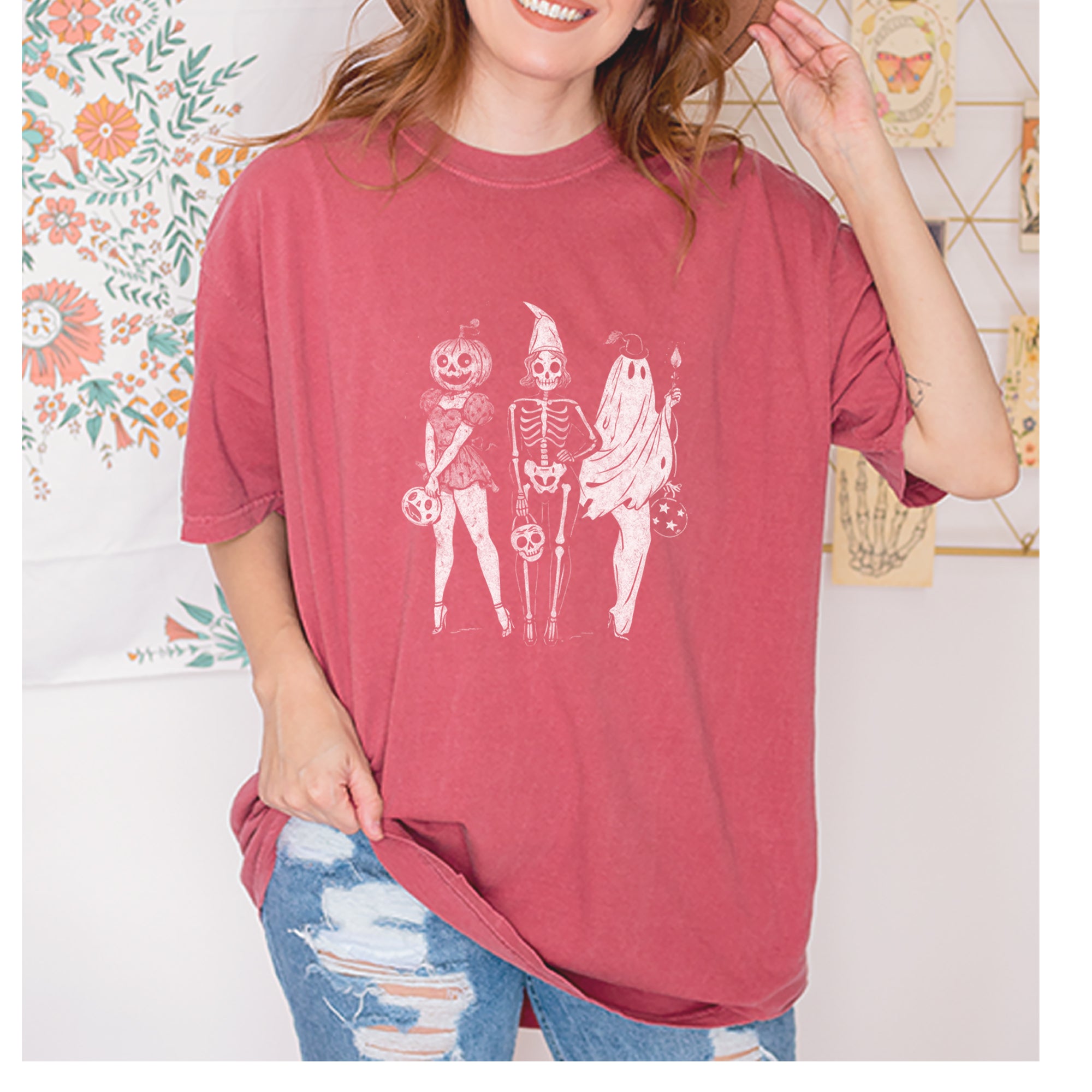 Vintage Spooky Squad Pinup Halloween Design Vintage Soft Unisex T-shirt 