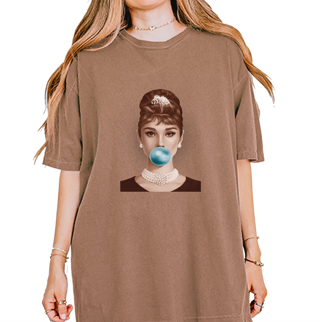 Audrey Hepburn Chewing Bubble Gum American Icon Vintage Soft Unisex T-shirt Espresso