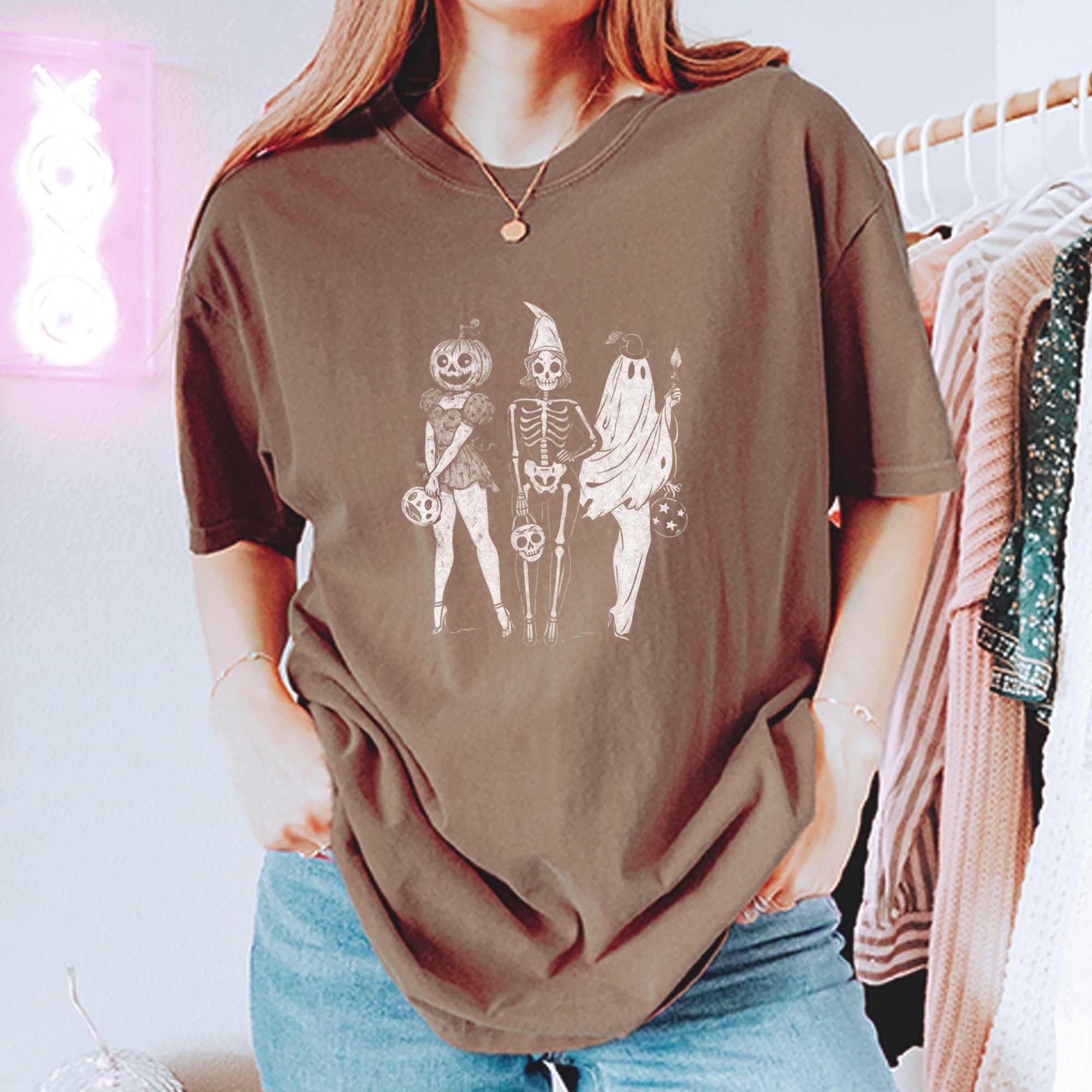Vintage Spooky Squad Pinup Halloween Design Vintage Soft Unisex T-shirt 