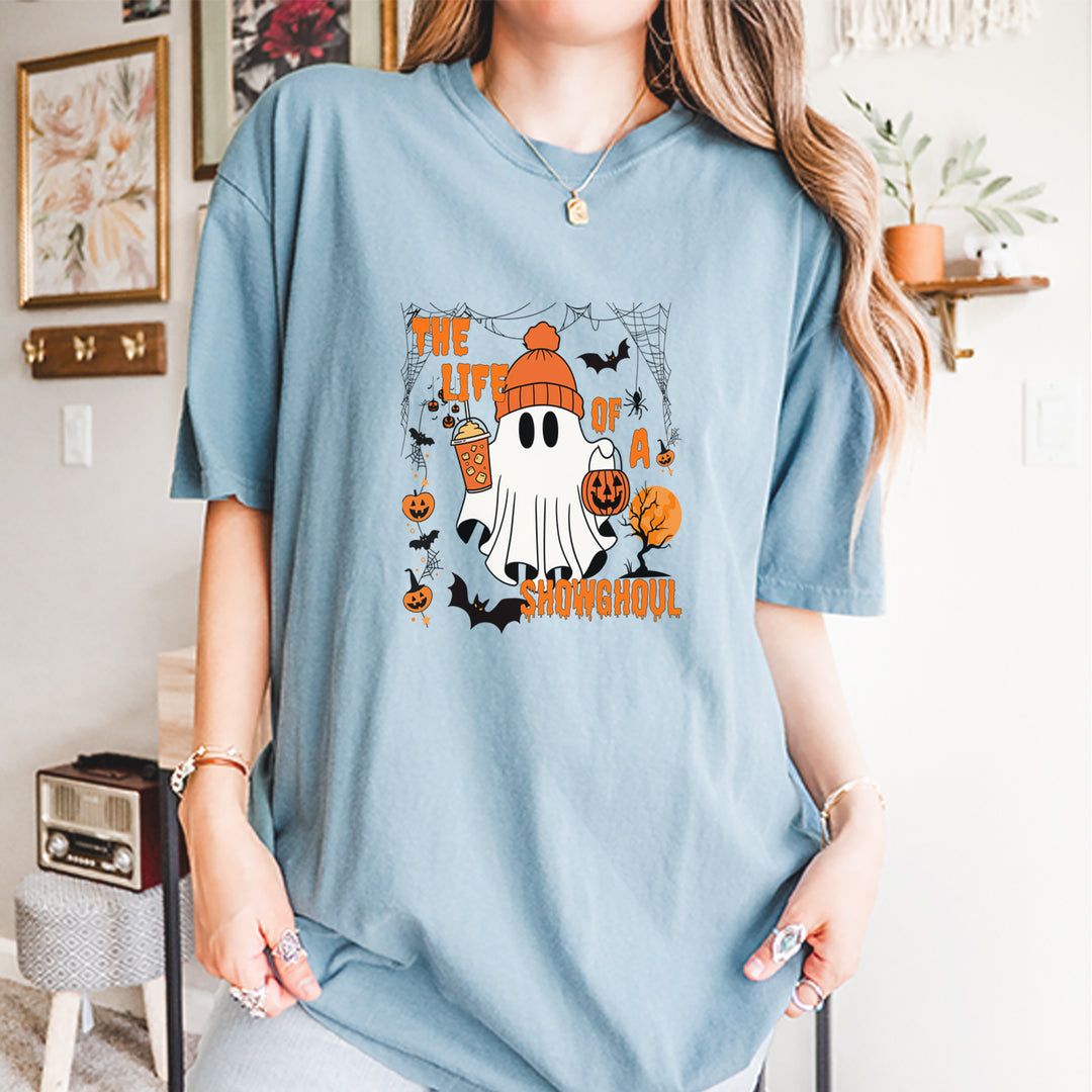 Life of a Showghoul Halloween Showgirl Vibes Vintage Soft Unisex T-shirt 
