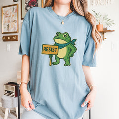 Sign Resist Meme Frog Protest Vintage Soft Unisex T-shirt 
