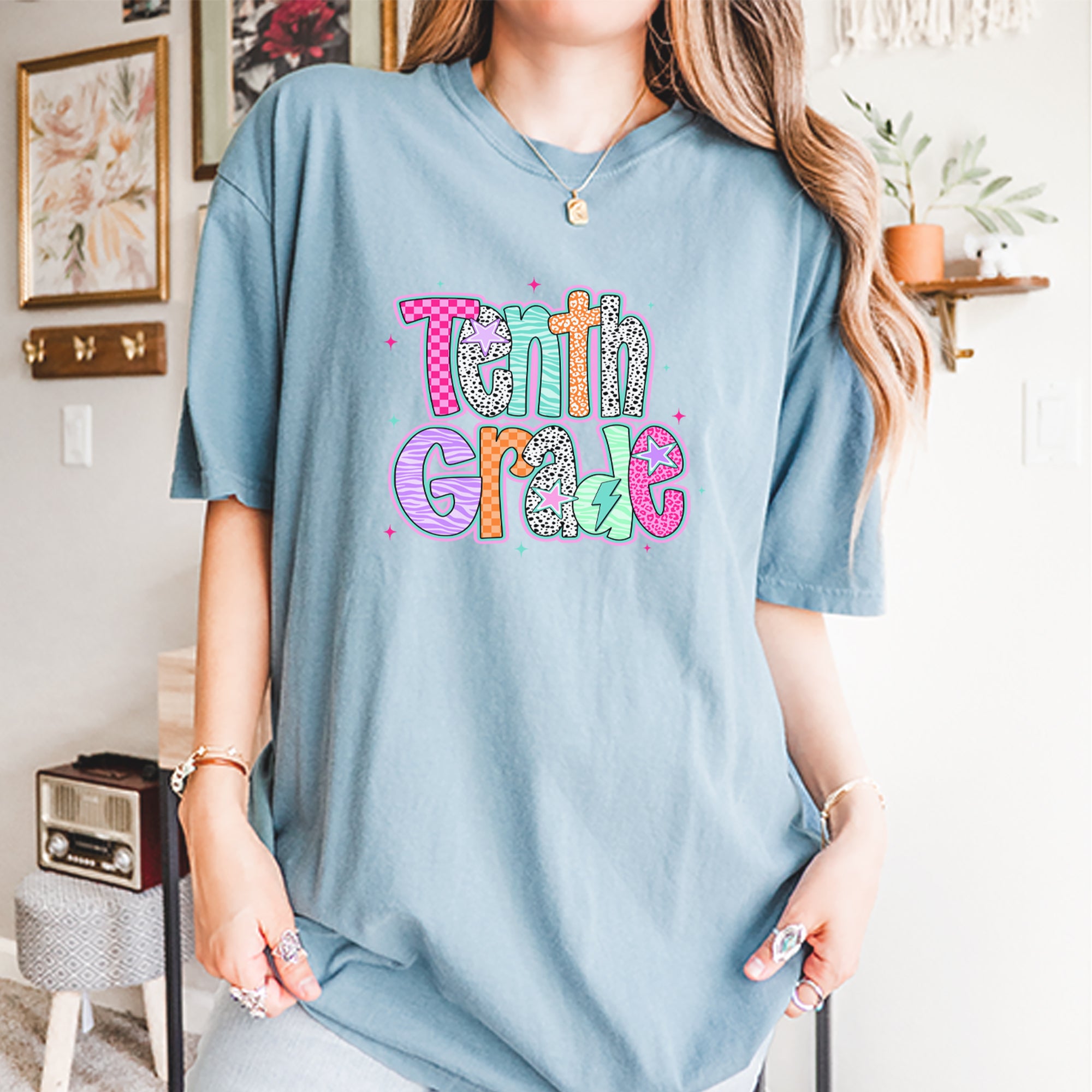 Tenth Grade Trendsetter Colorful Back to School Vintage Soft Unisex T-shirt 