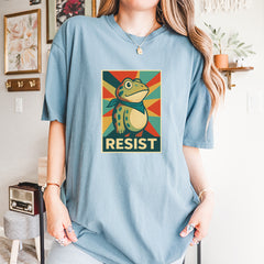 Resist Portland Protest Frog Vintage Soft Unisex T-shirt 