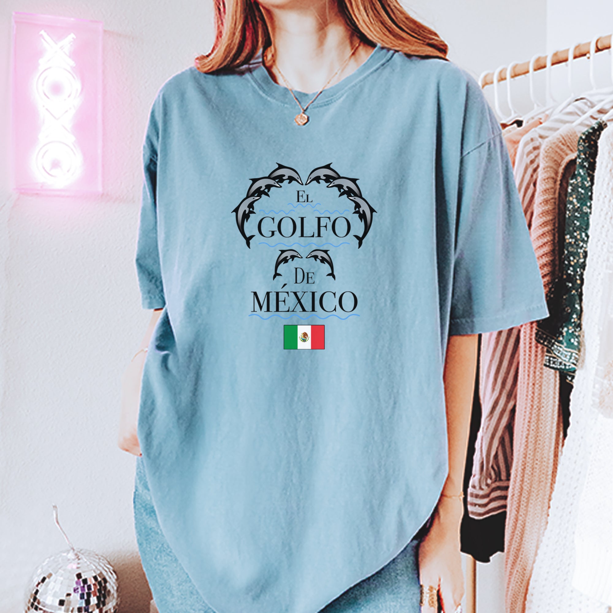 El Golfo De Mexico Dancing Dolphins Vintage Soft Unisex T-shirt 
