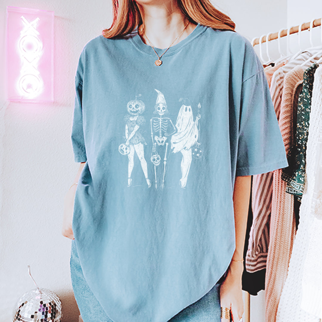 Vintage Spooky Squad Pinup Halloween Design Vintage Soft Unisex T-shirt 