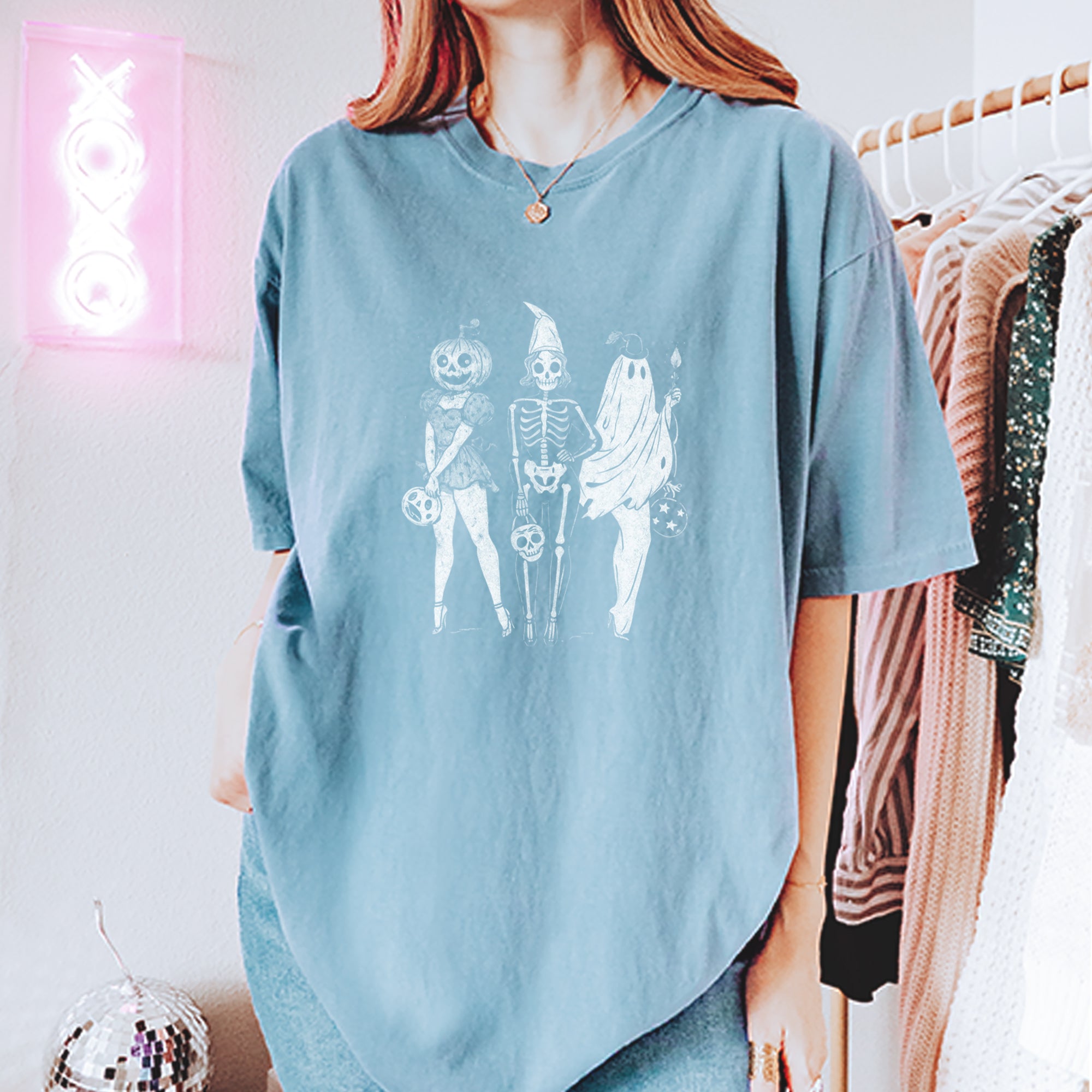 Vintage Spooky Squad Pinup Halloween Design Vintage Soft Unisex T-shirt 