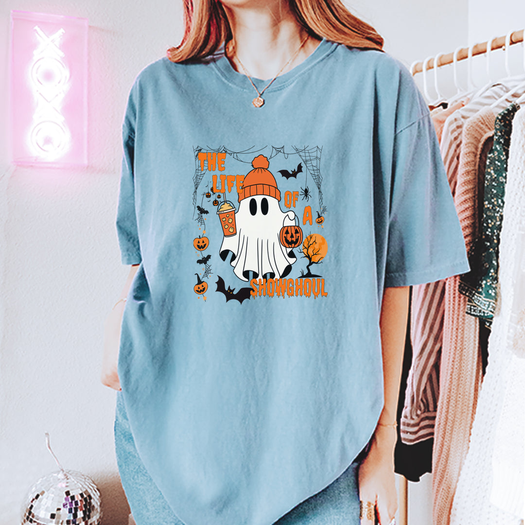 Life of a Showghoul Halloween Showgirl Vibes Vintage Soft Unisex T-shirt 
