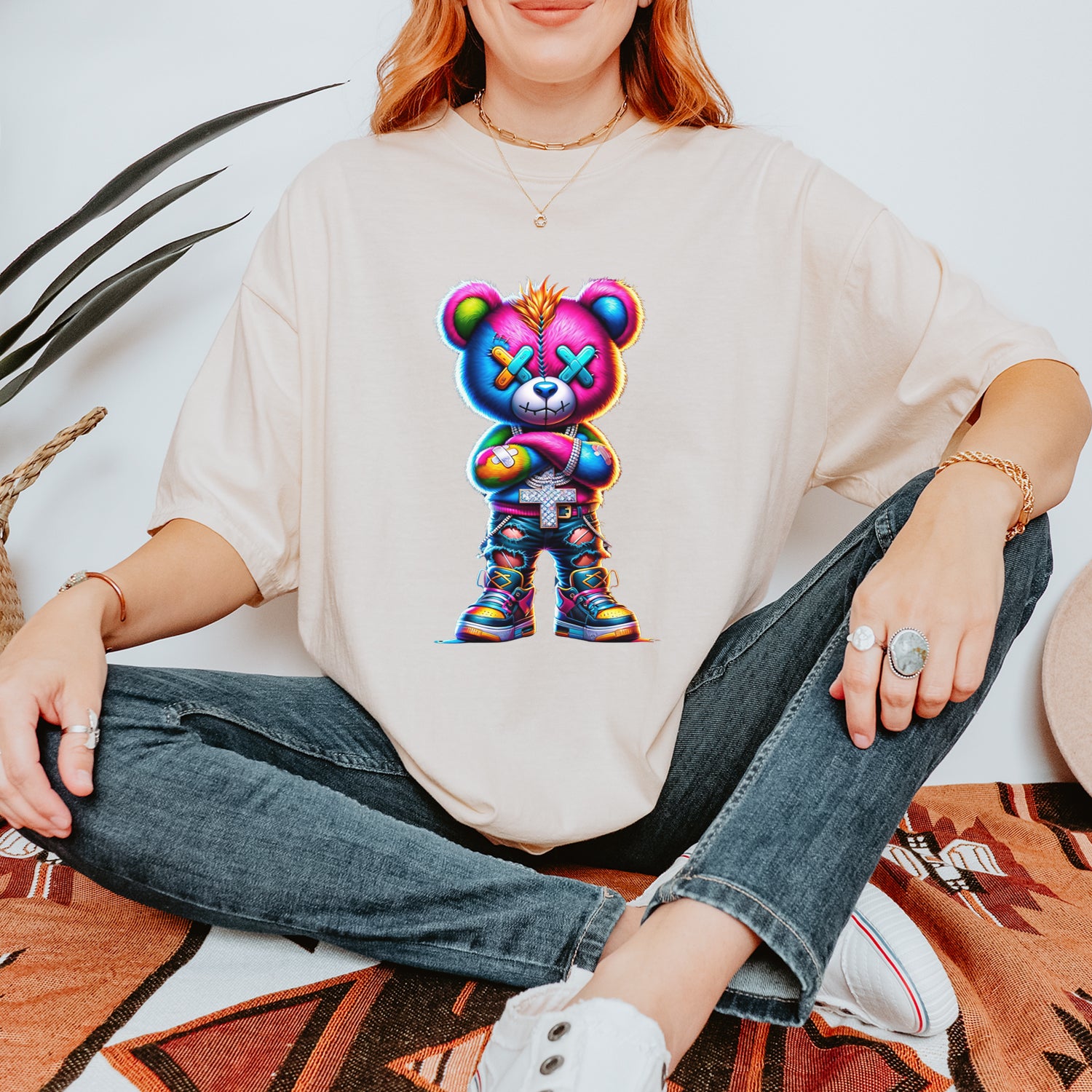 Stitched Neon Urban Graffiti Bear Vintage Soft Unisex T-shirt 