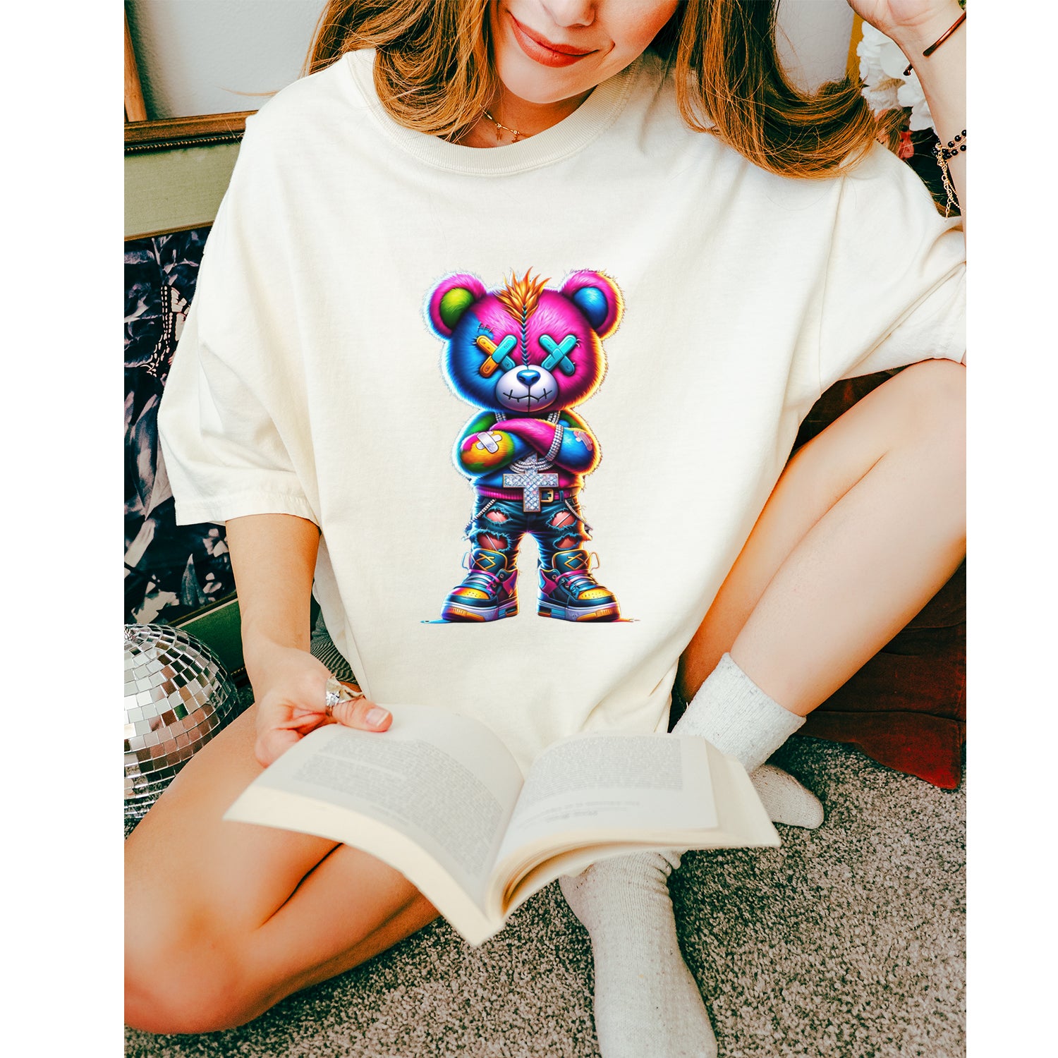 Stitched Neon Urban Graffiti Bear Vintage Soft Unisex T-shirt 
