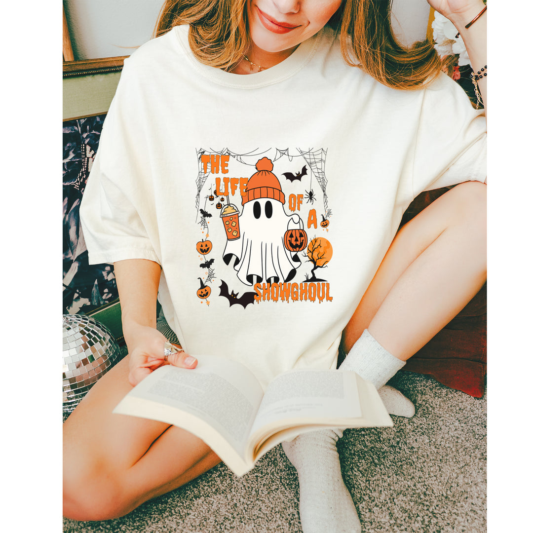Life of a Showghoul Halloween Showgirl Vibes Vintage Soft Unisex T-shirt 