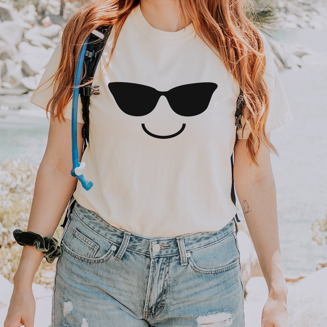Emoticon Sunglasses Smile Face Vintage Soft Unisex T-shirt