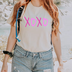 XOXO Pink Print Vintage Soft Unisex T-shirt 
