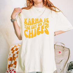 Karma Is The Guy On The Chiefs Boyfriend Vintage Soft Unisex T-shirt 