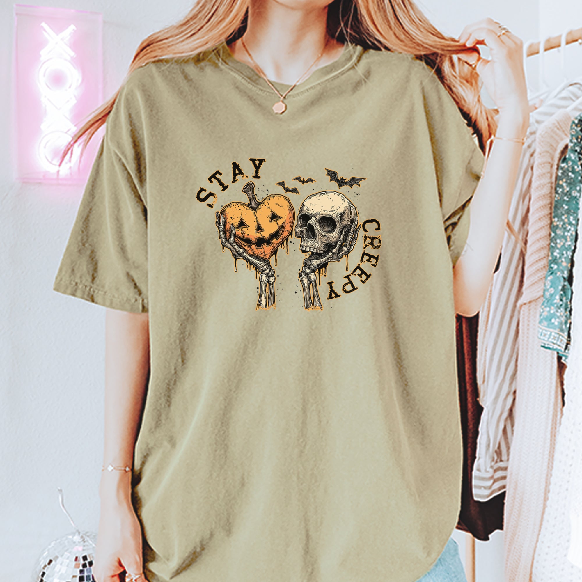 Stay Creepy Skull and Pumpkin Halloween Vintage Soft Unisex T-shirt 