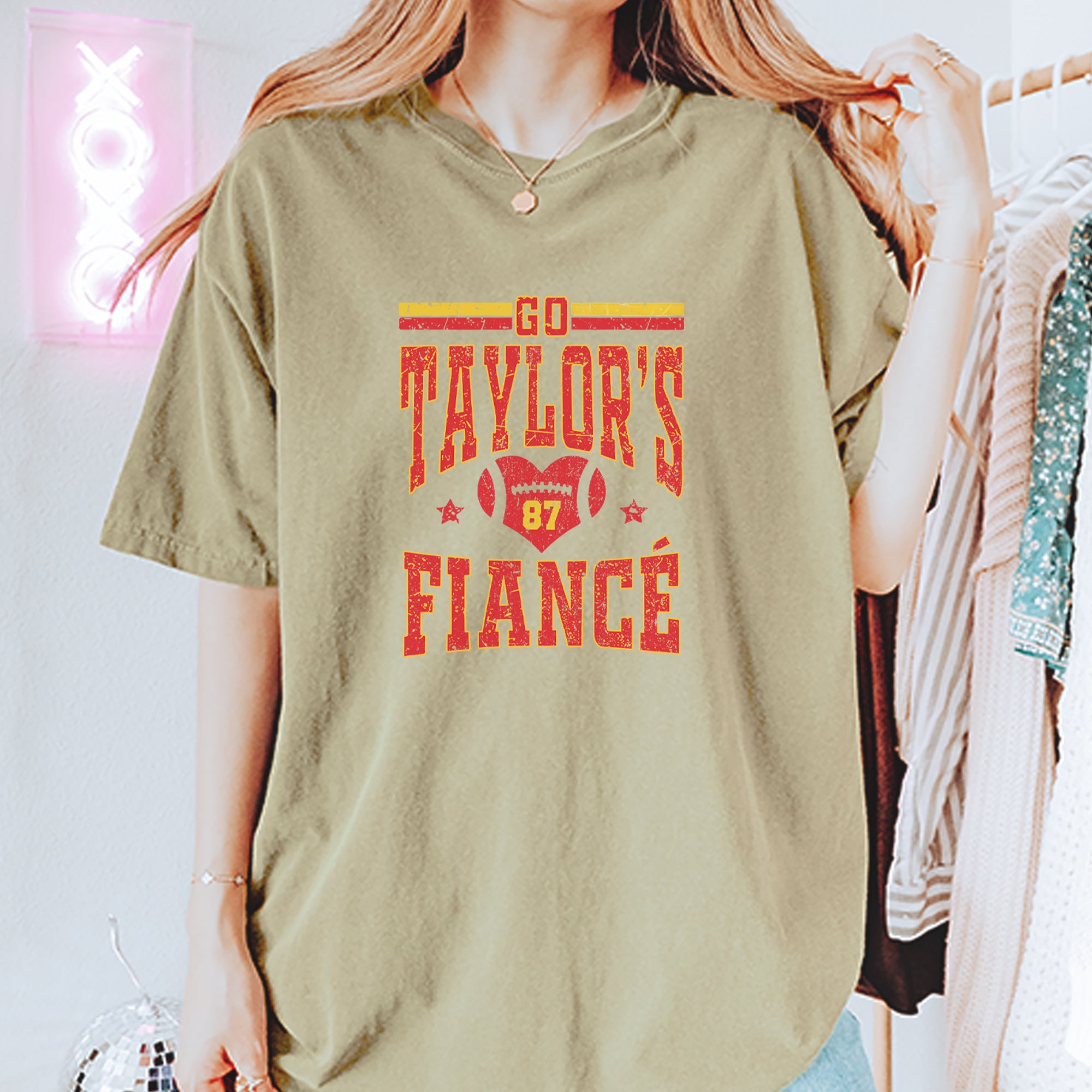 Go Taylor's Fiancé Engagement Game Day Vintage Soft Unisex T-shirt 