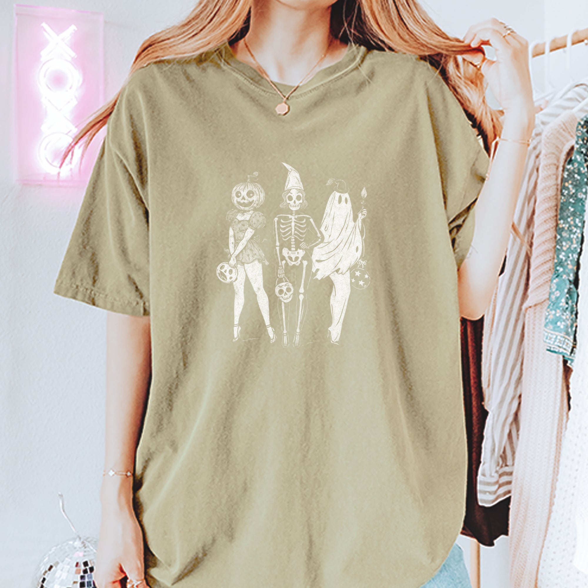 Vintage Spooky Squad Pinup Halloween Design Vintage Soft Unisex T-shirt 