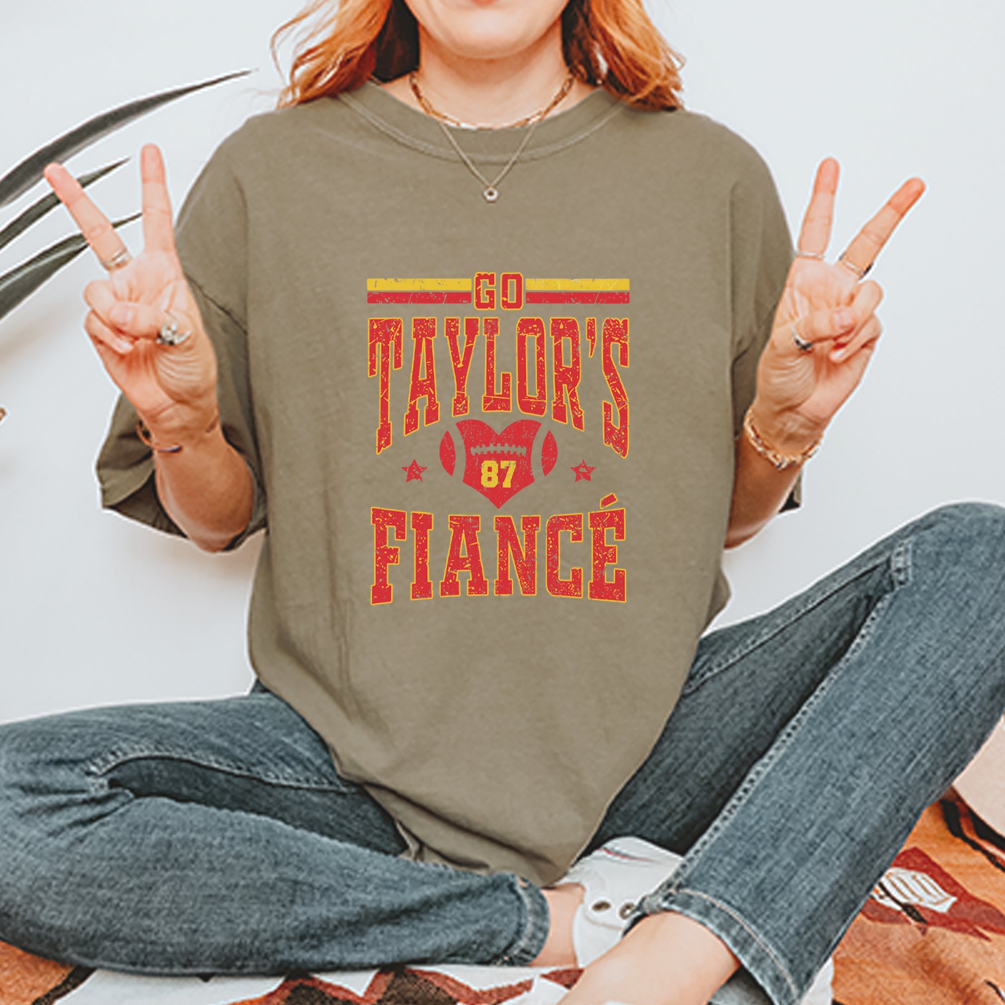 Go Taylor's Fiancé Engagement Game Day Vintage Soft Unisex T-shirt 