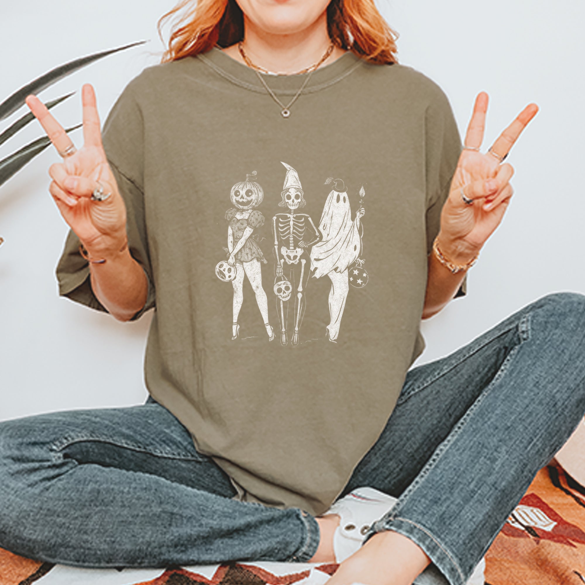 Vintage Spooky Squad Pinup Halloween Design Vintage Soft Unisex T-shirt 