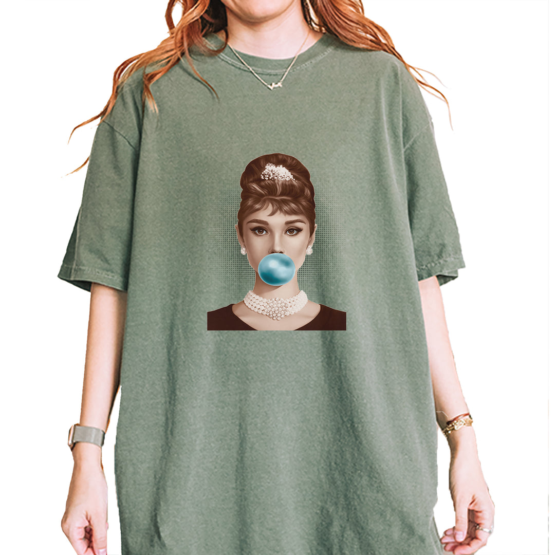 Audrey Hepburn Chewing Bubble Gum American Icon Vintage Soft Unisex T-shirt Moss
