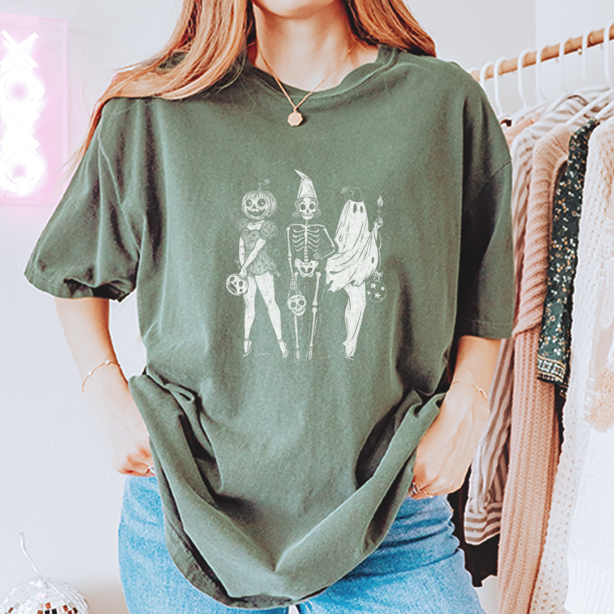Vintage Spooky Squad Pinup Halloween Design Vintage Soft Unisex T-shirt 